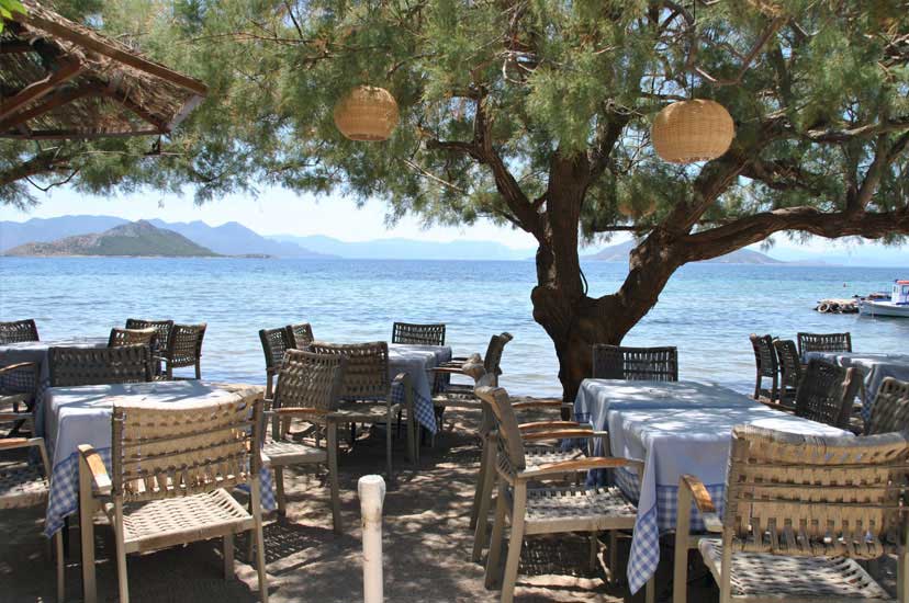 Seaside taverna in Marathonas